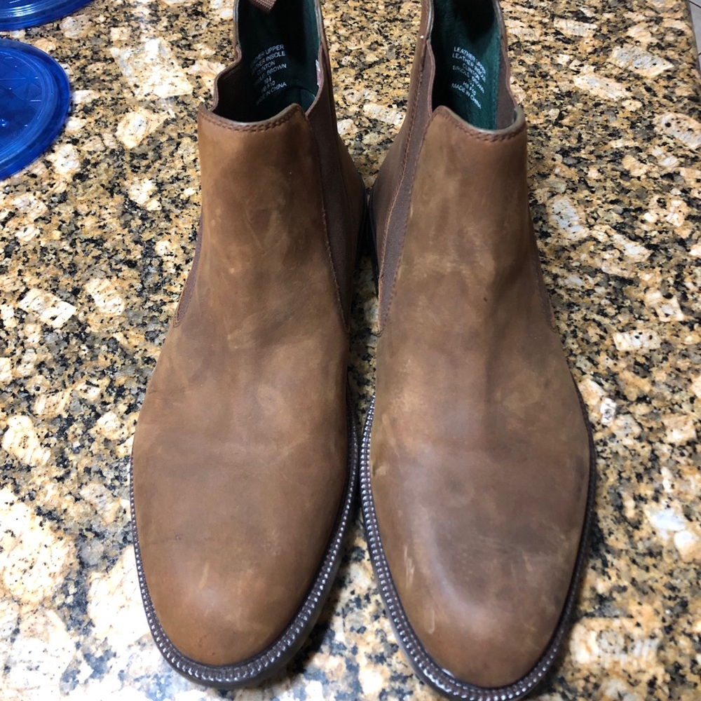 Earth Chelsea Boots